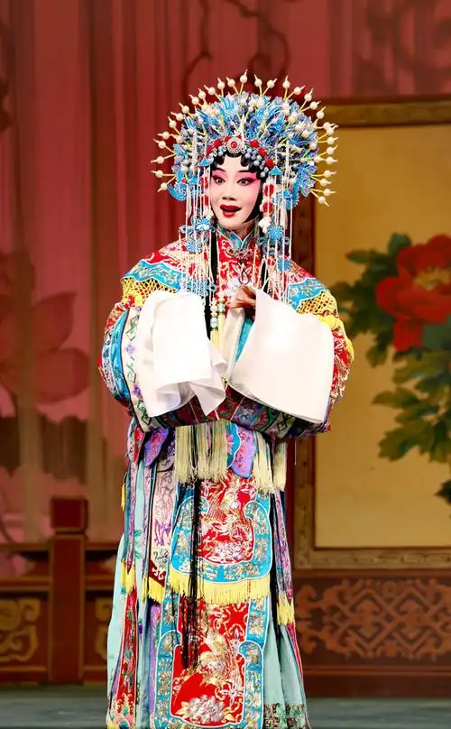 秋君涵泳承张韵智周万物寄氍毹北京京剧院优秀青衣演员王泳智个人京剧