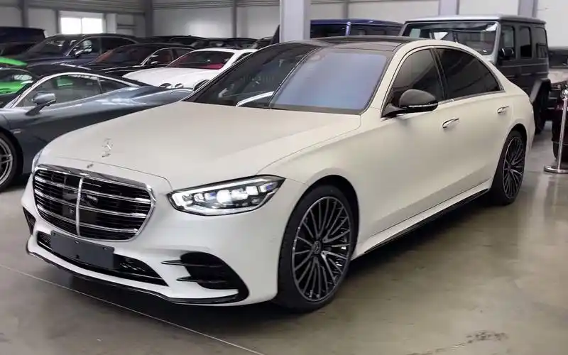 奔驰 w223 s级 s580 2022年款amg套件白色德国4s店