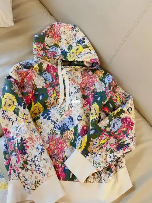 lv泰迪熊还有大花帽衫