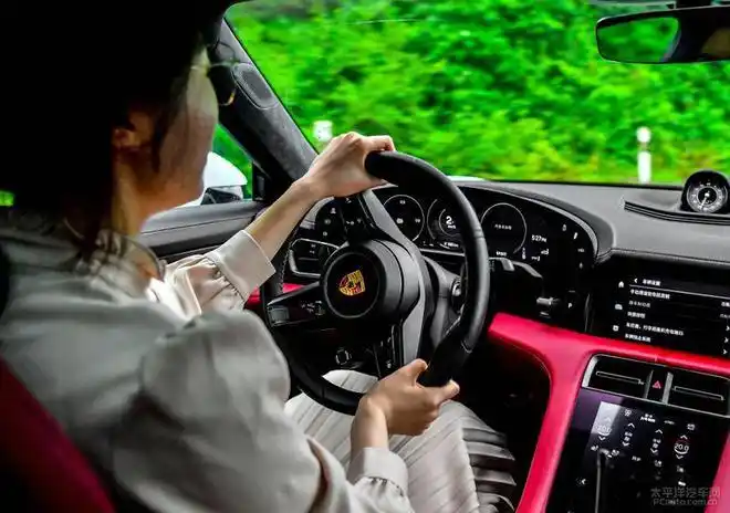 四川巴中保时捷车友会出手即是巅峰试驾保时捷taycanturbos