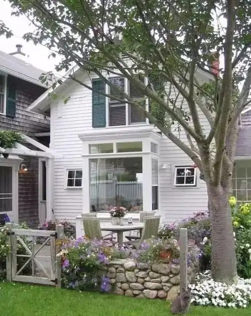 你在农村有自建房吧,这20款不同格调庭院很适合你