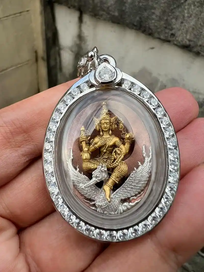 四面佛金银铜3色泰国佛牌.四面佛2562西里拉塔纳维蒙,曼谷 - 抖音