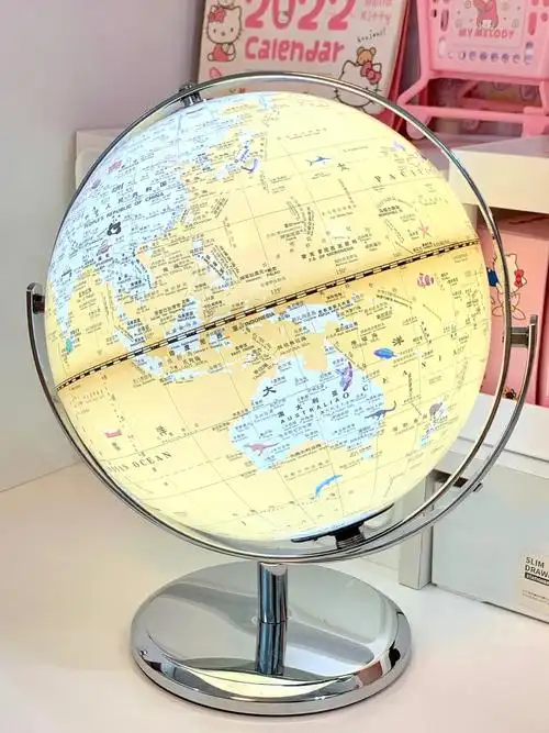 真的太好看了呜呜这个地球仪给我美哭辽!它还有送放大镜93和地图!