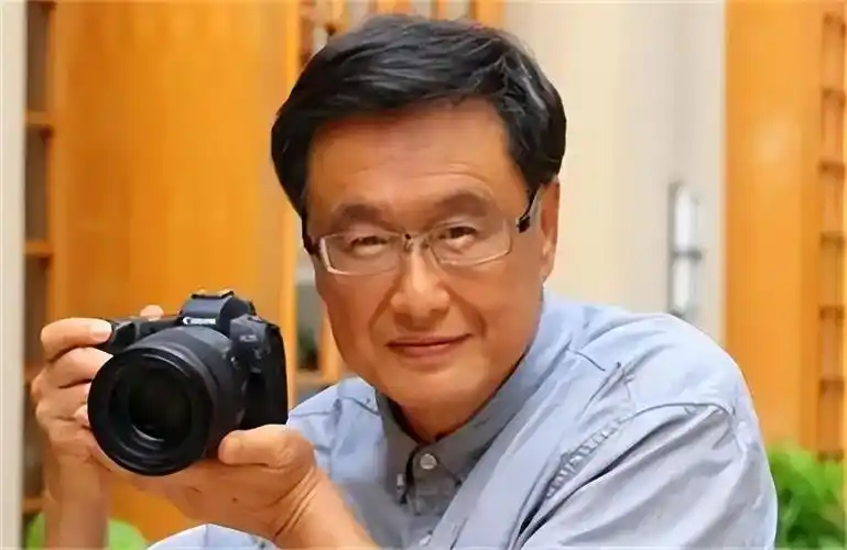 倪萍故然是大名鼎鼎,但是他的第二任老公王文澜也不是无名之辈.