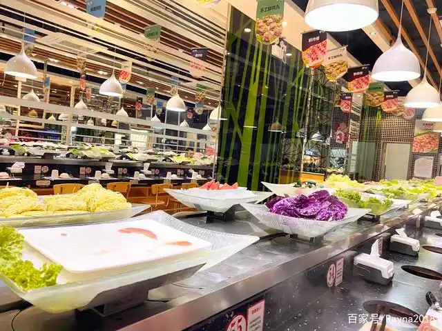 旋转自助火锅初体验,45元一位菜品一言难尽,您看吃得可还行?