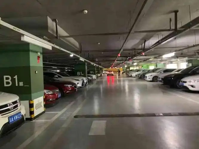 万象城停车场-"今天带宝贝过来万象城拍照片!要去停车场.