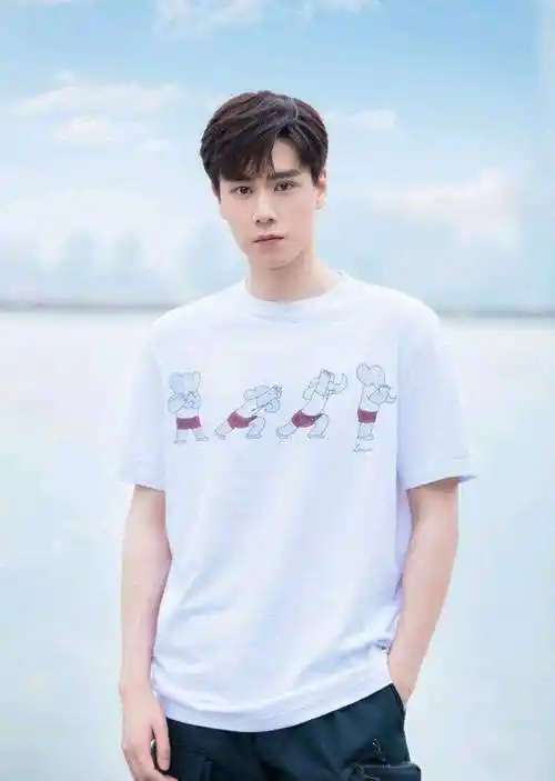 6位身高将近一米九的男星头小肩宽比例好合照从不怕比较