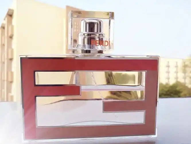 fendi芬迪粉樱50ml淡香水