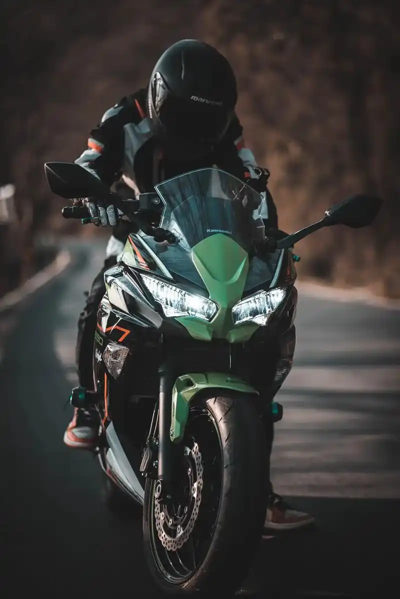 骑士精神,不修面部#机车 #机车骑士 #机车男孩 #机车摄影 - 抖音