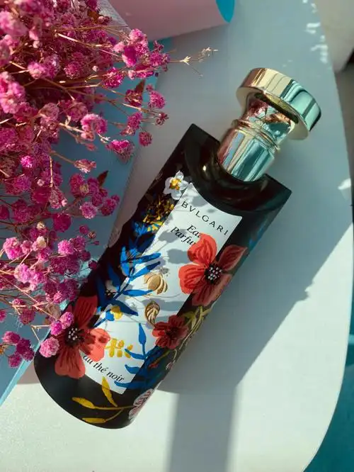 丙烯马克笔空香水瓶的乐趣