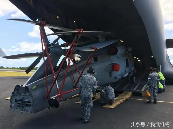 "生吞"mh-60黑鹰直升机