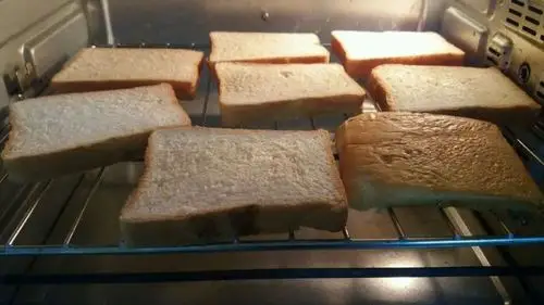 烤面包片的做法_菜谱_豆果美食