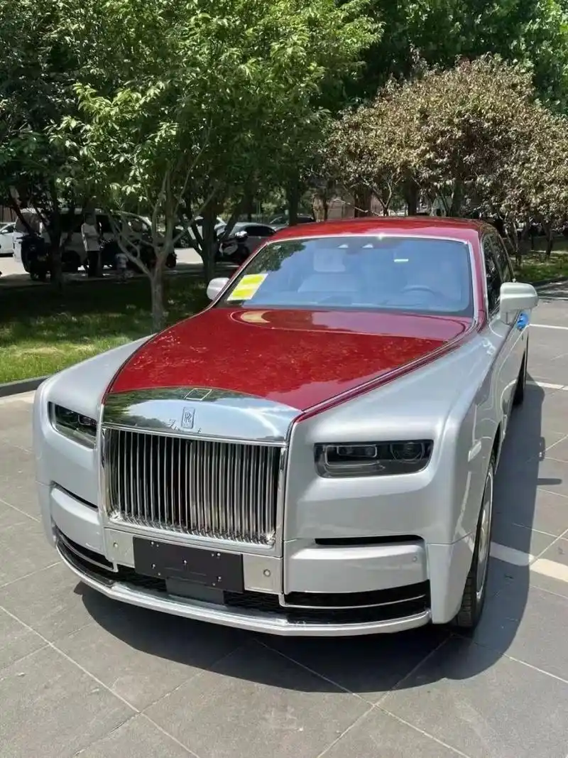 豪车超跑超话 劳斯莱斯幻影龙年限量版!