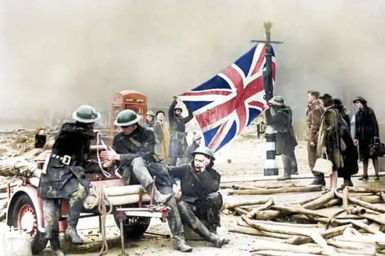 二战时期罕见英国本土彩照