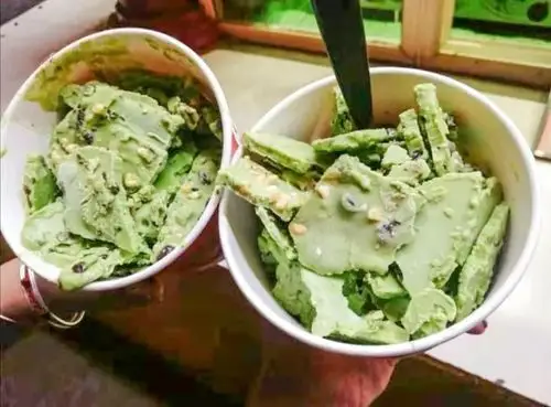 极力推荐它家的抹茶炒酸奶,作为它家的招牌获得了很