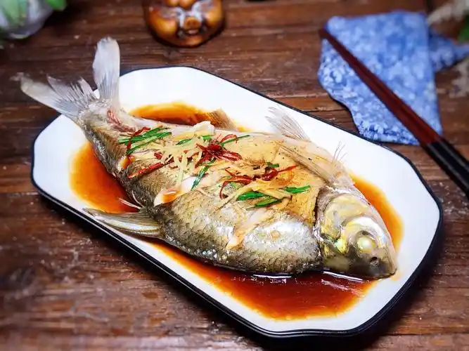 (清蒸武昌鱼的制作方法与技巧)