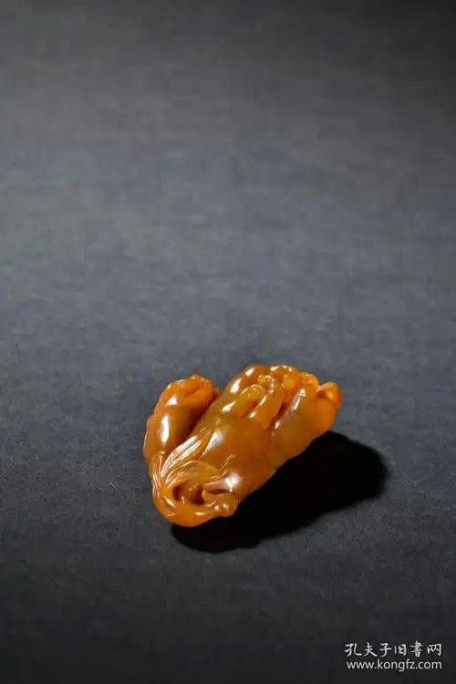 旧藏田黄石佛手摆件