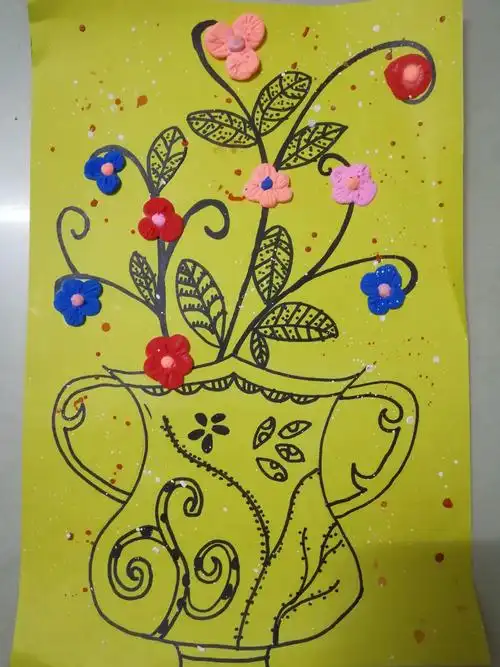 蓝天幼儿园绘画课堂《花瓶》