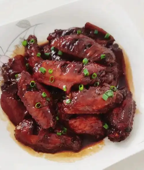 打嘴不放的可乐鸡翅