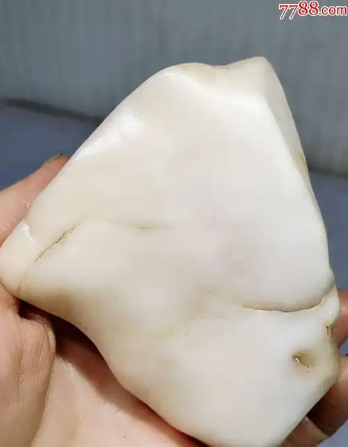 3731新疆羊脂白戈壁玉原石摆件638克