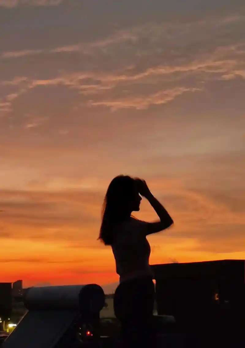 晚霞 #日落92 #夕阳下的背影 #落日余晖映晚霞一抹夕阳 - 抖音