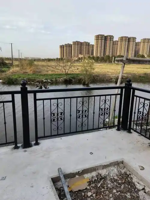 阳台铝艺铁艺护栏栏杆批发供应 铁艺楼梯扶手 别墅庭院楼梯栏杆