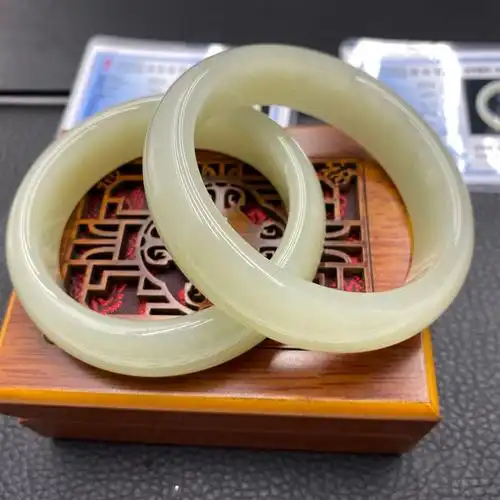 和田手镯天然玉手野牛沟宽版手镯