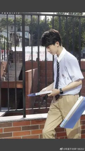 马嘉祺[超话]#真的太喜欢穿校服小马了,初.