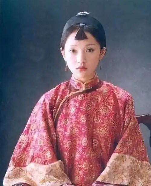 《橘子红了》,在剧中饰演荣耀华的三太太秀禾