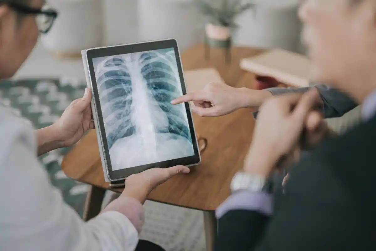 不同类型的影像学检查可以提供不同的信息,医生可以根据病情需要选择