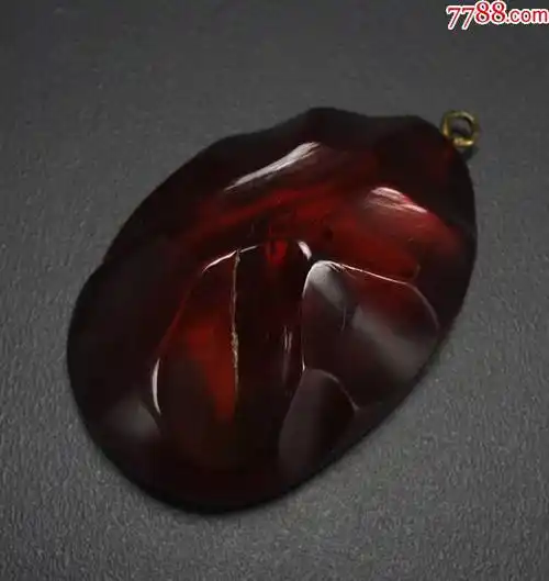 国外回流14克天然红蜜蜡吊坠
