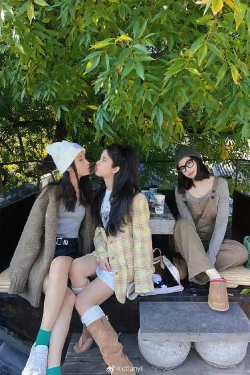 跟w大姨和干妈子难得三人同框!