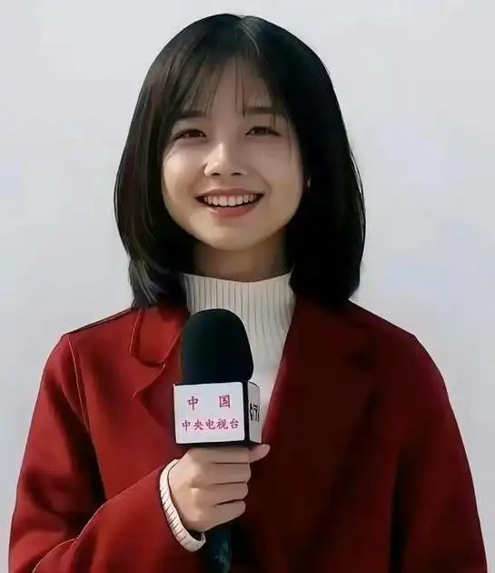 王冰冰,一名长相甜美笑容治愈的央视记者,妥妥的央视流量密码之一.