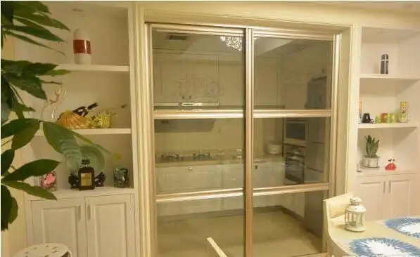 请问,这款橱柜属于什么风格?我厨房到餐厅想做个隔断,用什么颜色?