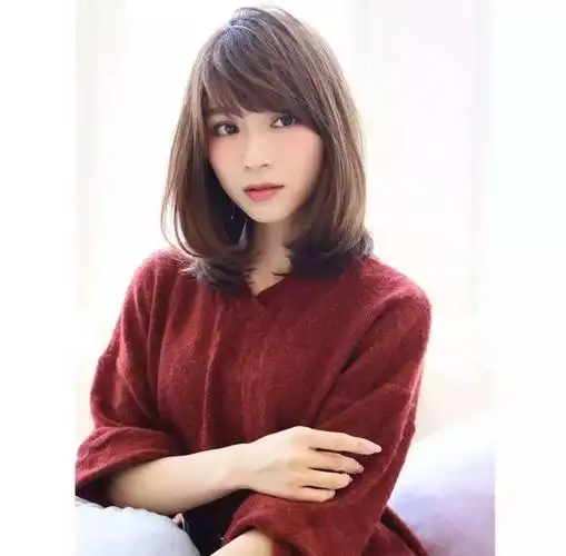 45岁女人如何做出35岁的发型效果?这四点一看就明白,减龄还时尚_气质