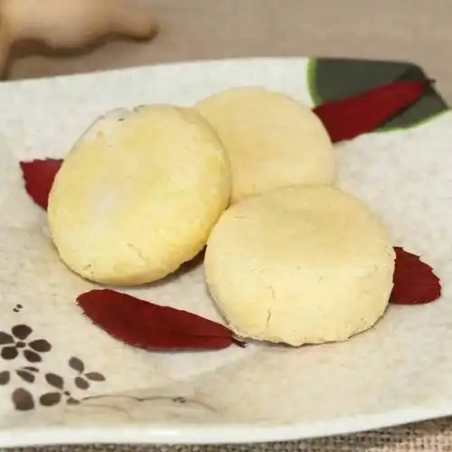 data-id="gnwwz186oj">昆明滇八件即"双塔牌"滇八件,是昆明市向阳糕点