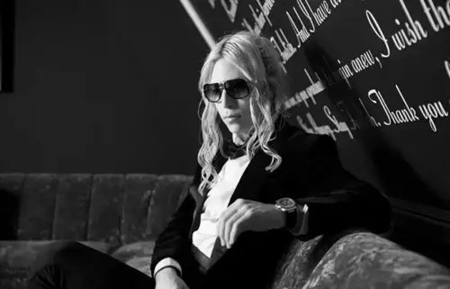 日本顶级牛郎罗兰富二代出身从名校辍学曾一夜狂赚3000万