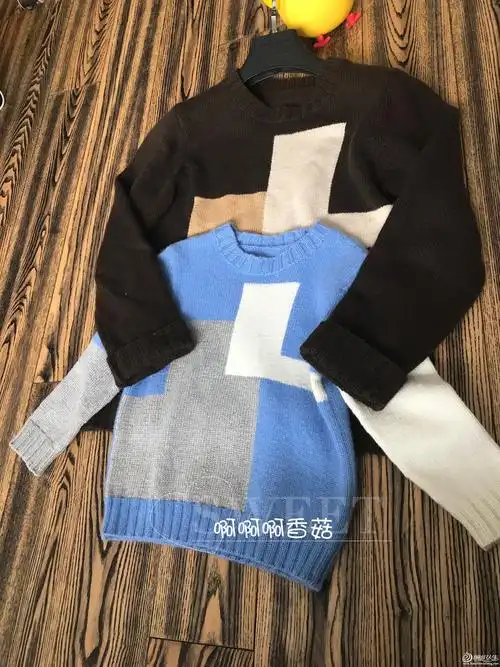 编织教程 可织亲子款的男童棒针拼色几何图案羊毛衫 用线:灰白是惜的