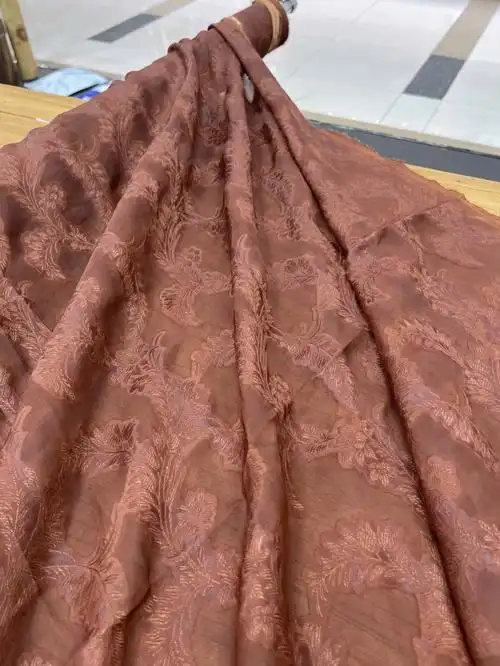 凤尾纹真丝剪花香云纱提花面料