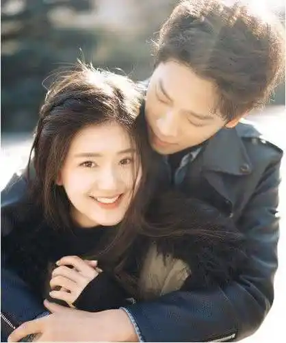 李宏毅官宣女友照片与赵露思公布恋情?两人三次合作分手原因遭扒