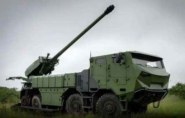 "凯撒"车载自行榴弹炮 资料图 图源:外媒