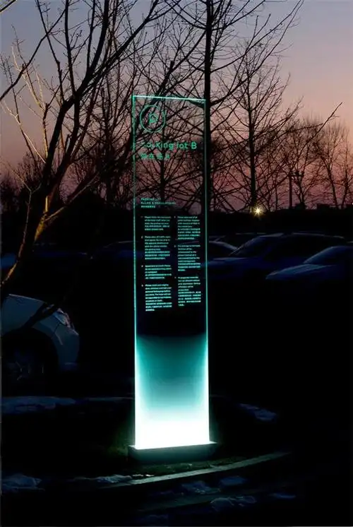 更多内容就在:155个国内外最新最具创意指示牌设计集锦