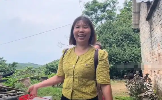 农村小英子给外婆过寿,不得不说基因真强大,评论区留言有端倪