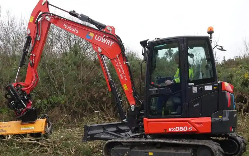 久保田kxo60-5小型挖掘机割草4k