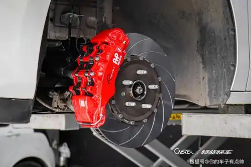 别克gl8升级ap9560六活塞刹车卡钳提升安全性能.