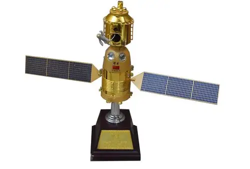 神州七号航天飞船模型歼-11战机模型东风-11地地导弹模型车载式抛撒