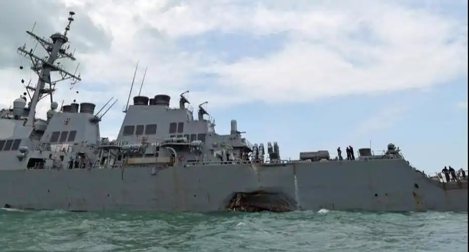 曾发生严重撞船事故,致10名舰员死亡的美国麦凯恩号驱逐舰都被派来了