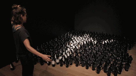 萌到爆的投石体感企鹅矩阵互动装置