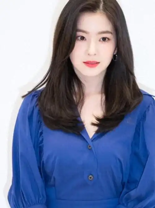 女人过了45宁可舍长发,烫卷发!今年流行这3种"发型",真美