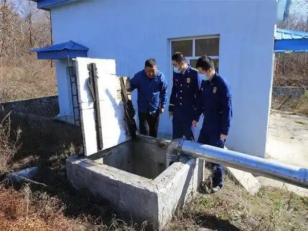 你好火焰蓝丨鹤岗支队完成墙壁式消防取水口建设任务